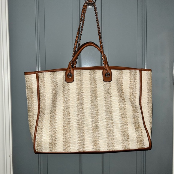 Elegant Tan and Brown Striped Tote Bag - Picture 3 of 10